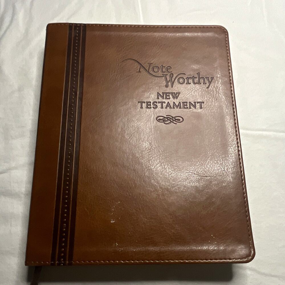 Thomas Nelson NoteWorthy New Testament NKJV Leather Bound Bible 2014 Like New